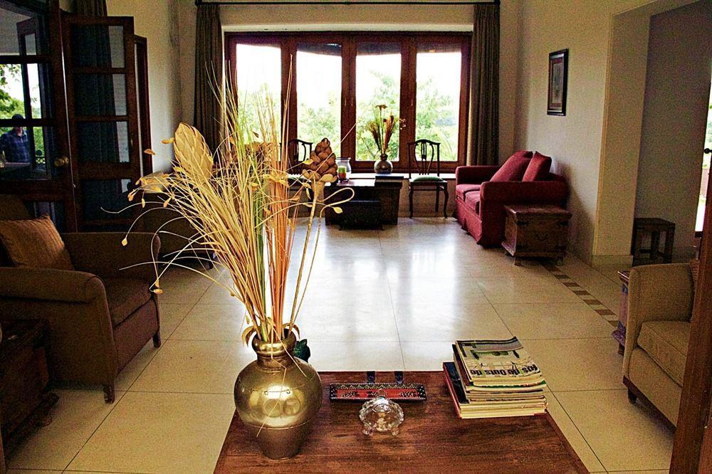 Devra Udaipur Hotel Екстериор снимка