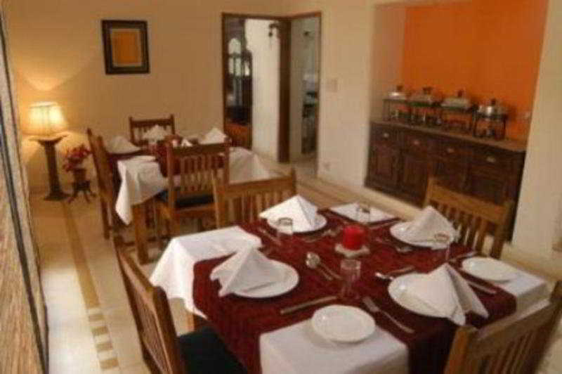 Devra Udaipur Hotel Екстериор снимка