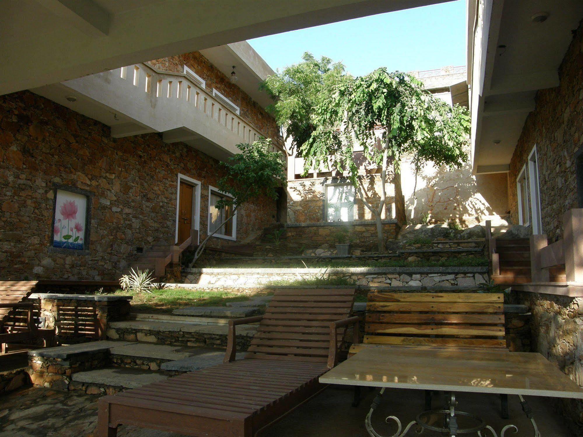Devra Udaipur Hotel Екстериор снимка