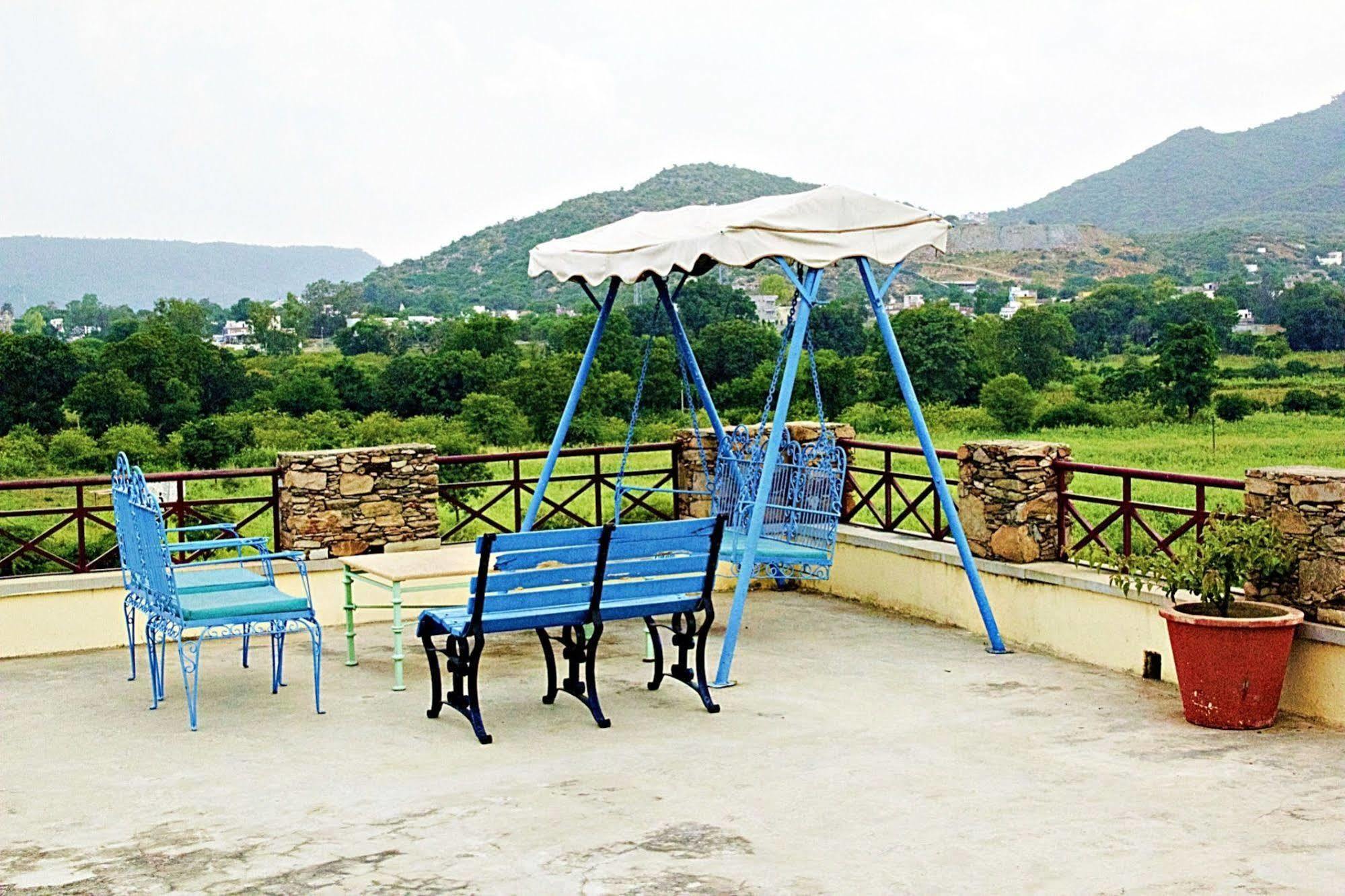 Devra Udaipur Hotel Екстериор снимка