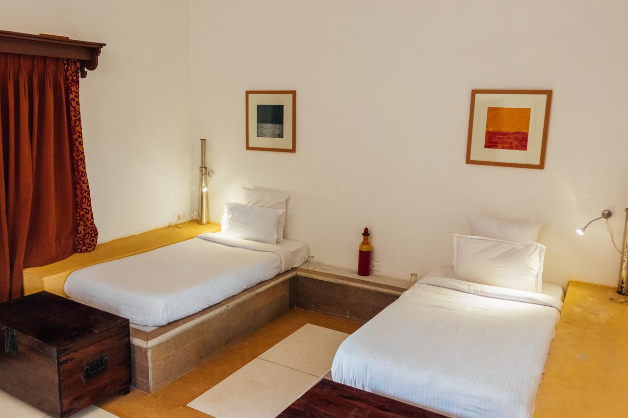 Devra Udaipur Hotel Екстериор снимка