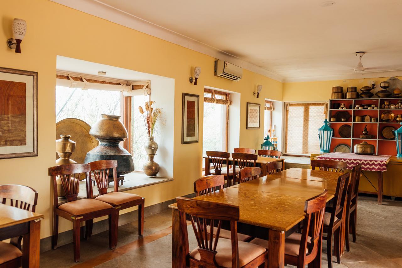 Devra Udaipur Hotel Екстериор снимка