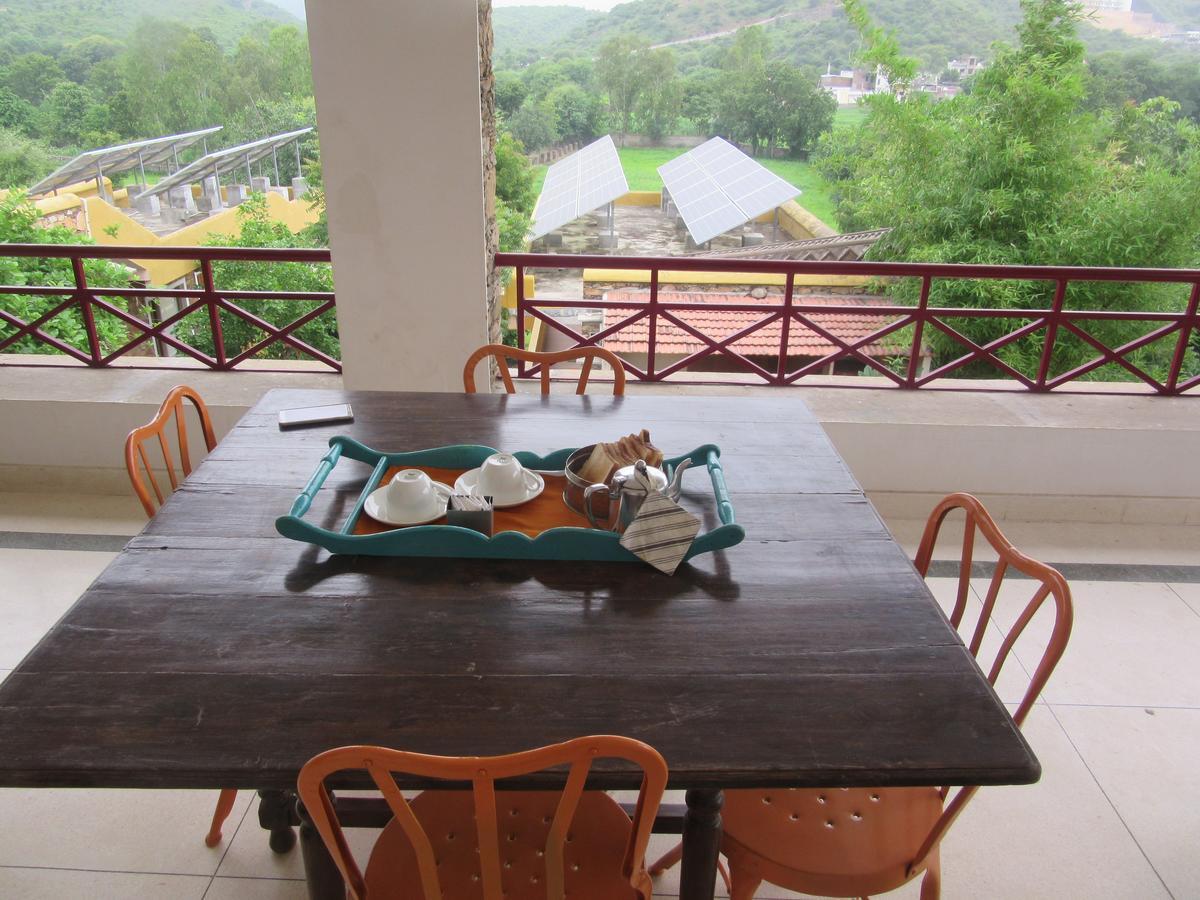 Devra Udaipur Hotel Екстериор снимка