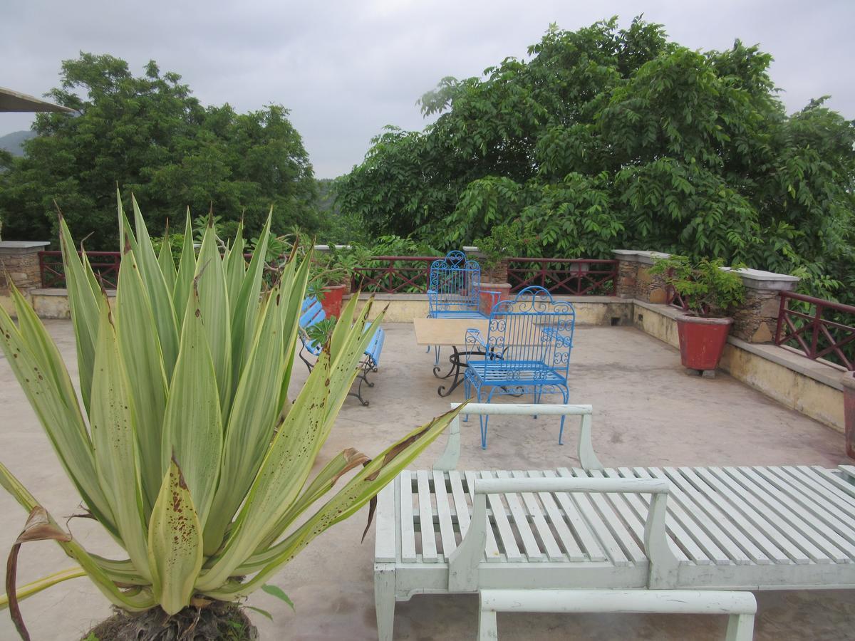 Devra Udaipur Hotel Екстериор снимка