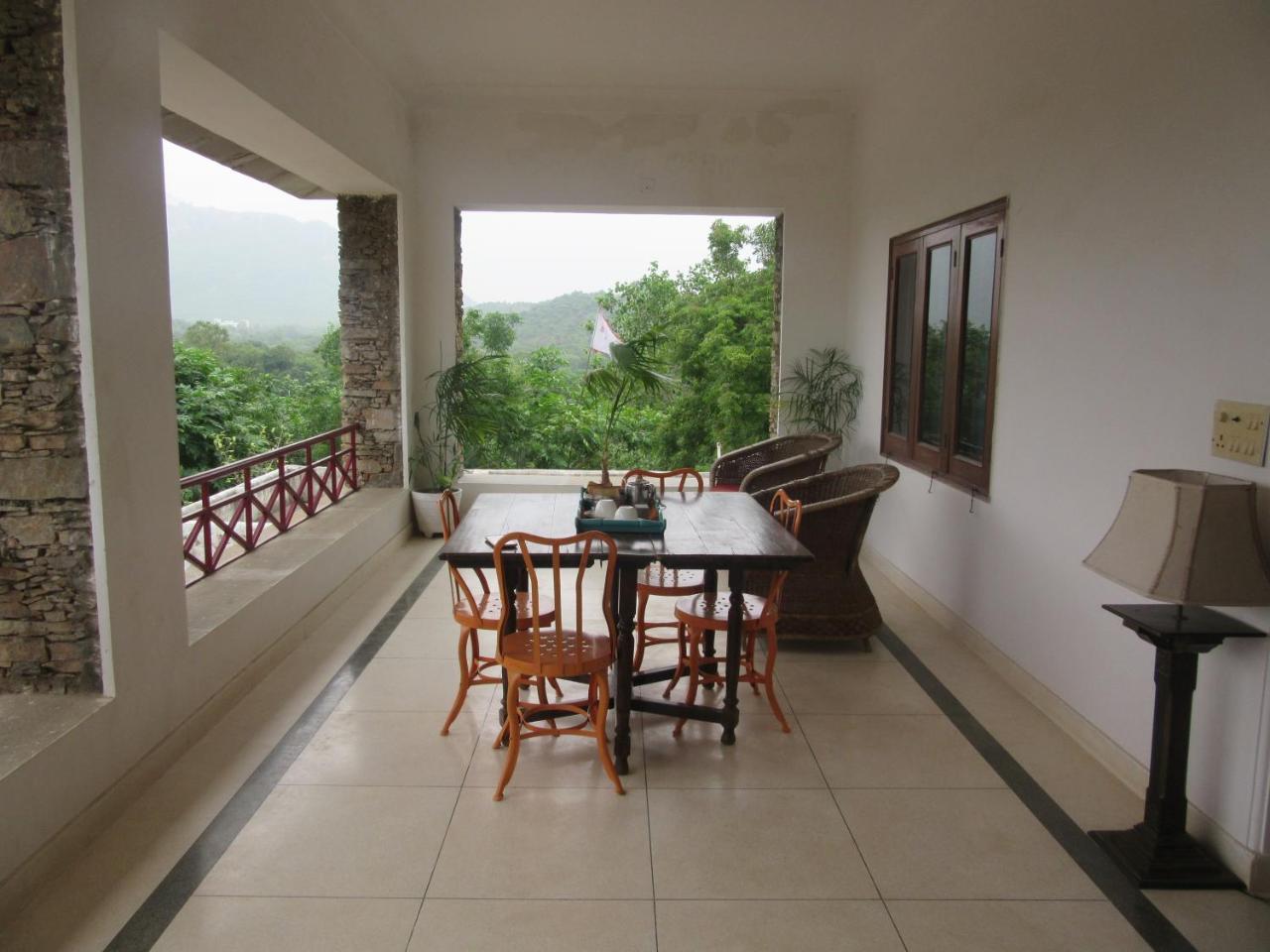 Devra Udaipur Hotel Екстериор снимка